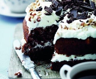 Rugbrødslagkage med flødeskum og chokolade