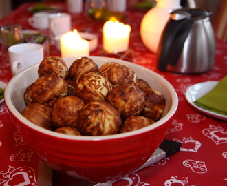 Tidlig julehygge med æbleskiver og pakkeleg