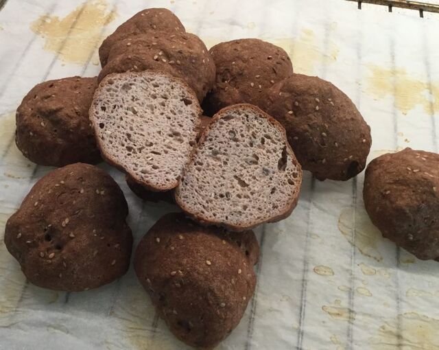 Perfekte glutenfri og proteinrige boller, smagfulde og luftige!