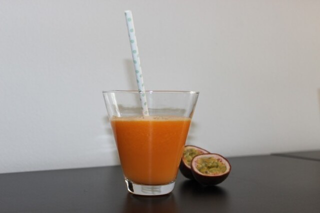 Juice med mango og passionsfrugt