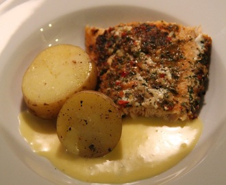 Toscana laksefilet med ovnkartofler og hollandaise sauce