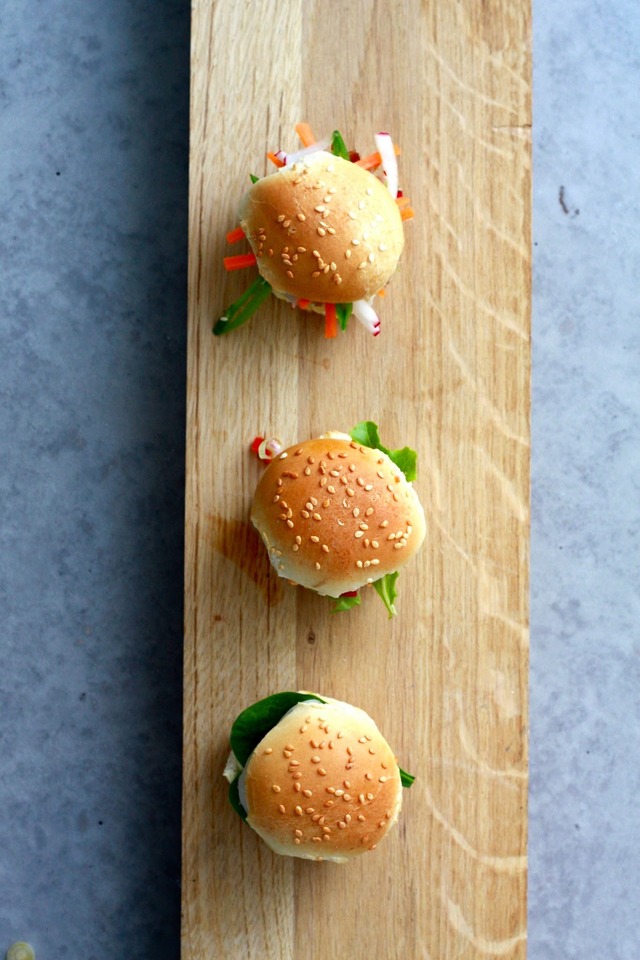 Sliders med confiteret and og thai-inspireret fyld