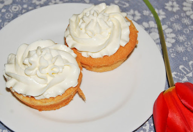 Appelsin chiffon cupcakes