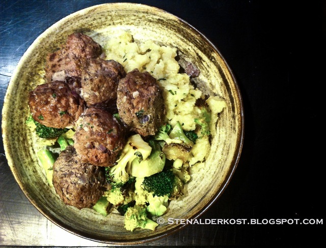 let spicy Paleo Oksefrikadeller og grov knoldsellerimos med urter