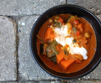 Vegetarisk curry med kikærter og søde kartofler