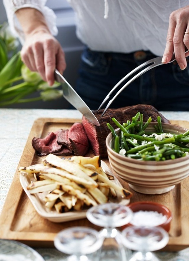 Roastbeef med bønnesalat og grillede rodfrugter