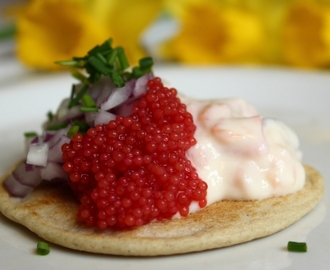 Glutenfri Blinis med stenbiderrogn og laksecreme