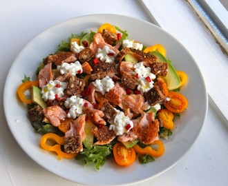 Avokado, Salmon & Cottage Cheese Salad