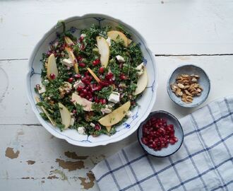 Grønkålssalat med æbler og feta