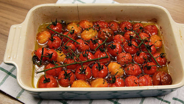 Hvidløgsbagte tomater