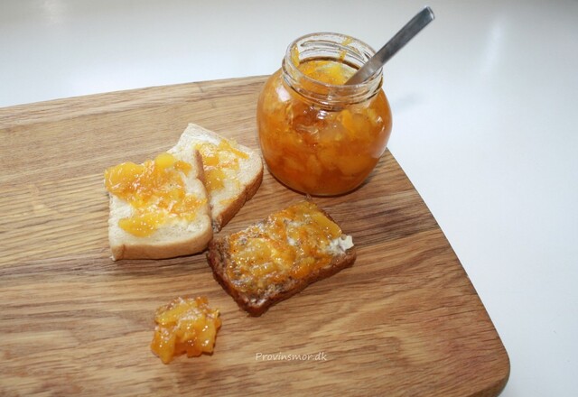 Marmelade med nektarin og gulerødder – opskrift