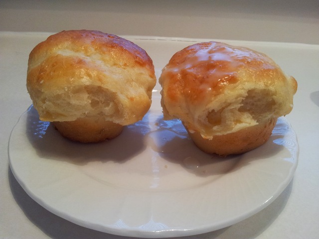 Fastelavnsboller med nougat og marcipan - formet som muffins