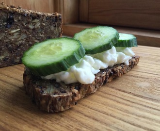 Glutenfrit rugbrød bagt med surdej