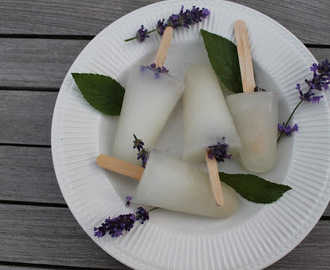 Hyldeblomst is med lavendler der smager af sommer