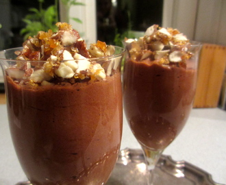 Chokolademousse med mandelkrokant og appelsin