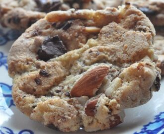 Cookies med chokolade, mandler og salt – nemme og sprøde