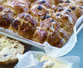 Hot cross buns