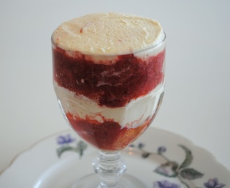 Jordbær/rabarber tiramisu