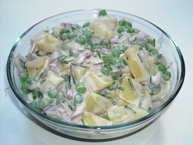 Kartoffelsalat med Ærter
