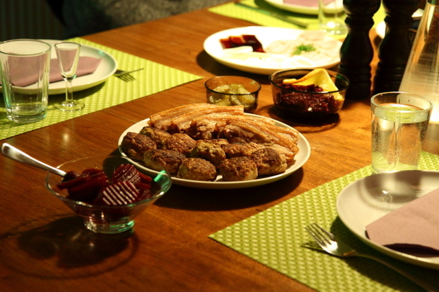 Lun ribbenssteg med sprød svær og andre gode opskrifter til julefrokostbordet