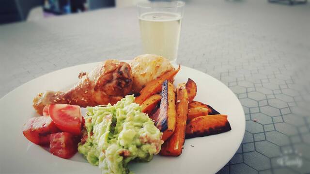 Chicken Thighs with sweet potatoes & guacamole