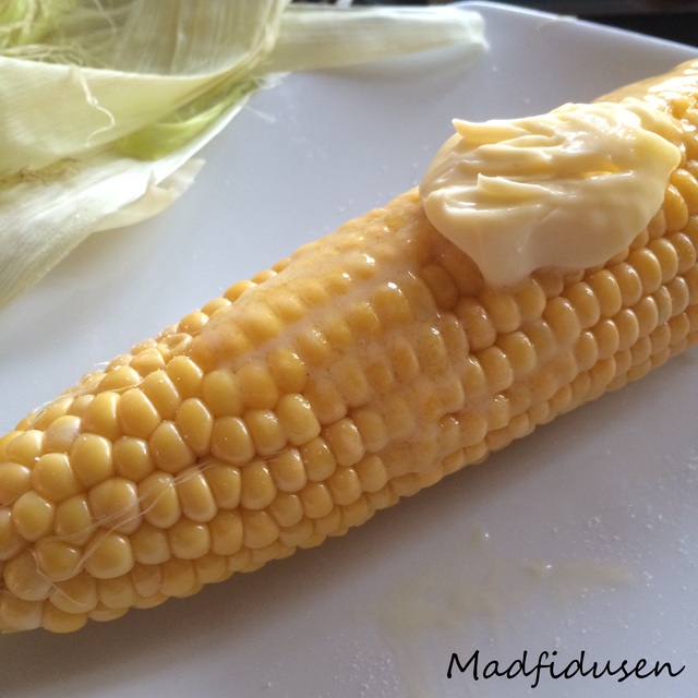 Majskolber m. smør og salt, på grill