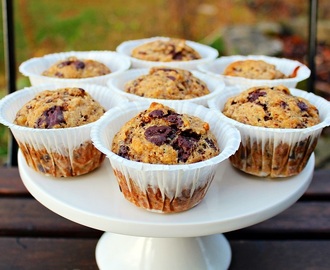 Bananmuffins med fuldkorn og chokolade