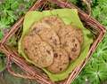 Cookies med chokolade og rosiner – sprøde og lækre