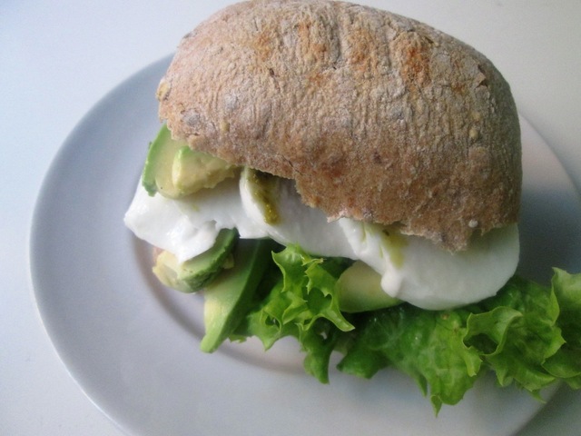 Sandwich med Mozzarella og Avocado
