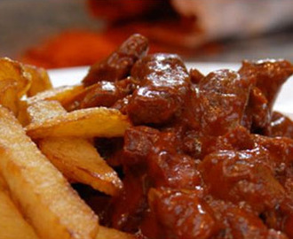 Boeuf Stroganoff af mør oksefilet med sprøde pomfritter