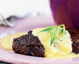 Bøf med bearnaise og ovnbagte fritter