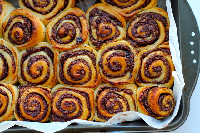 Kanelsnegle med æble og marcipan