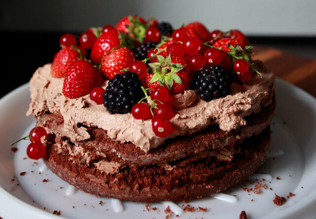 Chokolade Mascarpone Kage med Bær