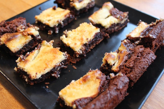 Brownie med chessecake topping