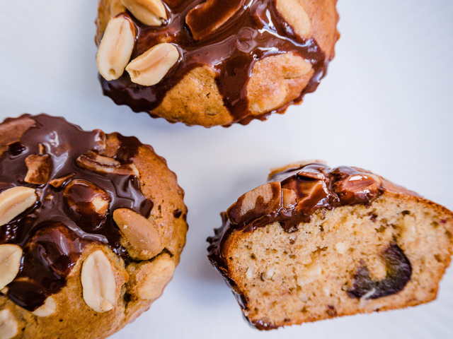 Snickers muffins - Opskrift på sunde snickers muffins med peanuts