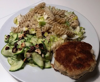 Kyllingekrebinetter med Pastagratin og Squashsalat