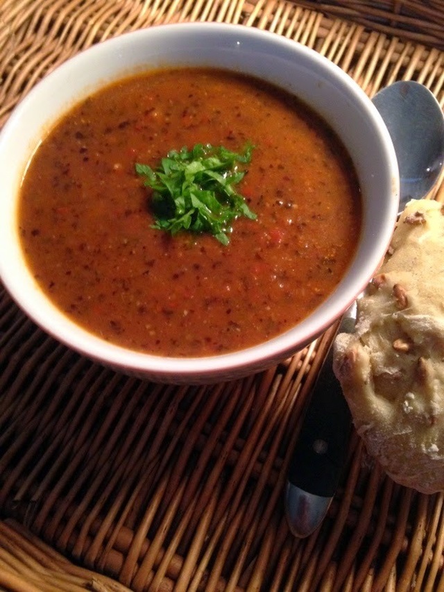 Sort Bønne Suppe med peberfrugt og krydderier