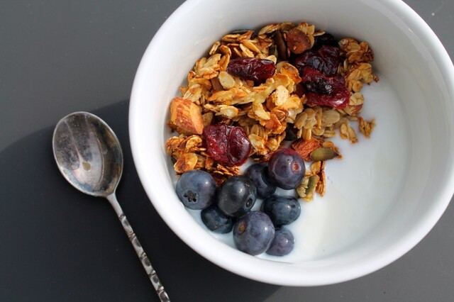 Ny favorit: Chunky Banan Granola med mandler og tranebær