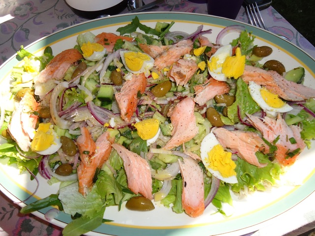 Salat Nicoise med laks