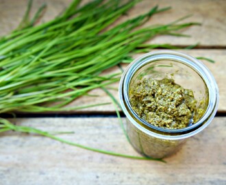 HJEMMELAVET GRØN PESTO – opskrift