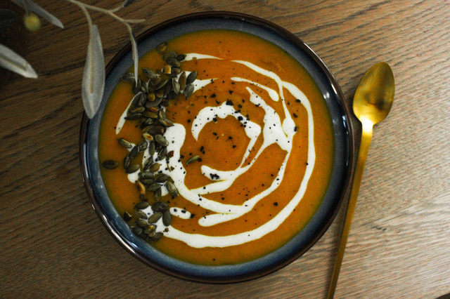 Warming Autumn vegan carrot soup