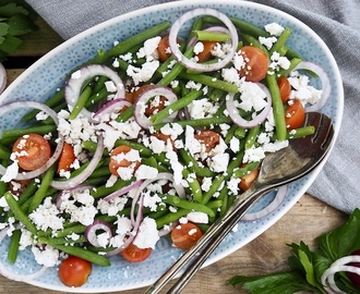 Lækker bønnesalat med tomat og rødløg