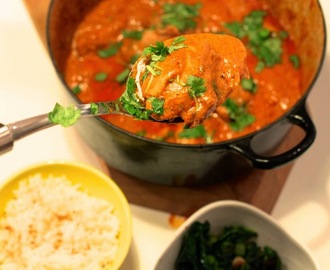 Butterchicken - lettlaget indisk kyllinggryte med grønnkålsalat