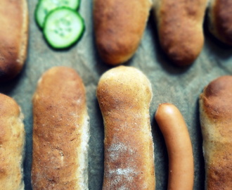 "En pølse med brød tak"