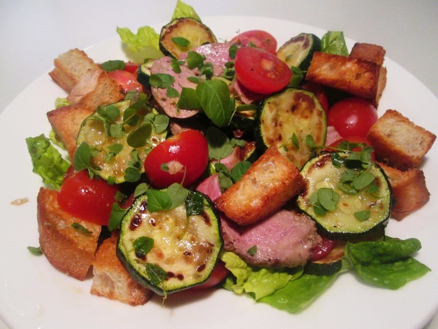 Salat med Andebryst, Croutoner og Grillet Squash