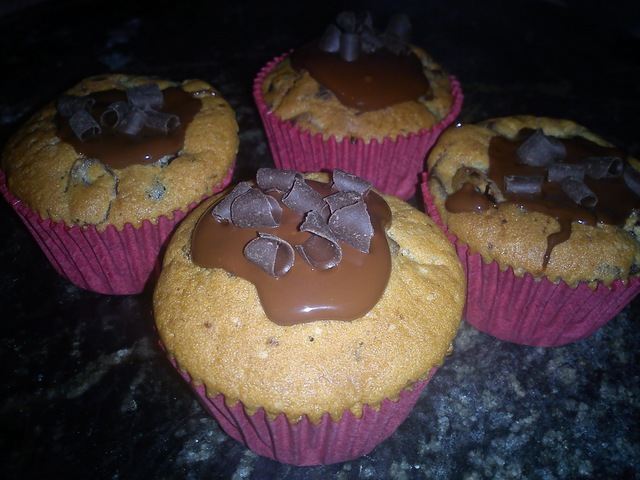 Muffins med tranebær og mørk chokolade