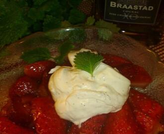 Jordbærsalat med mascarpone-brandycreme ♥ஜ