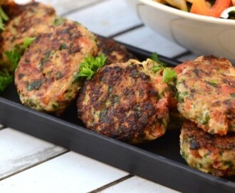 Kyllingefrikadeller med feta og spinat