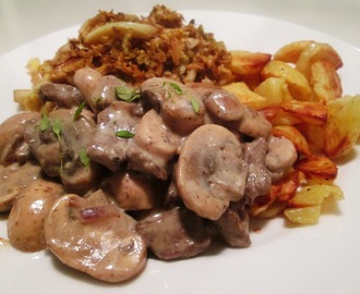 Cremet Steak og Champignon med Stegt Savoykål