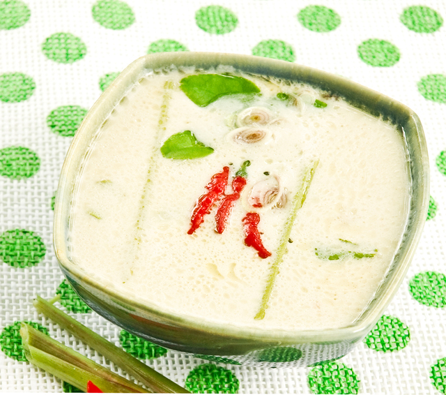 Klassisk thai suppe med kylling (Tom kha gai) - opskrift - Lav thai mad